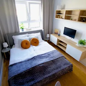 Przytulne Mieszkanie Z Parkingiem Wola Apartament Warszawa